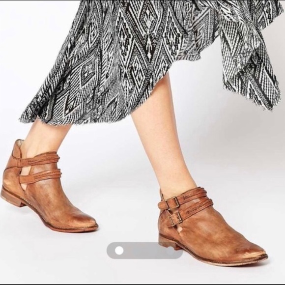 Free People Shoes - Free People Tan Leather Distressed “Braeburn Bootie” - 39 (9)